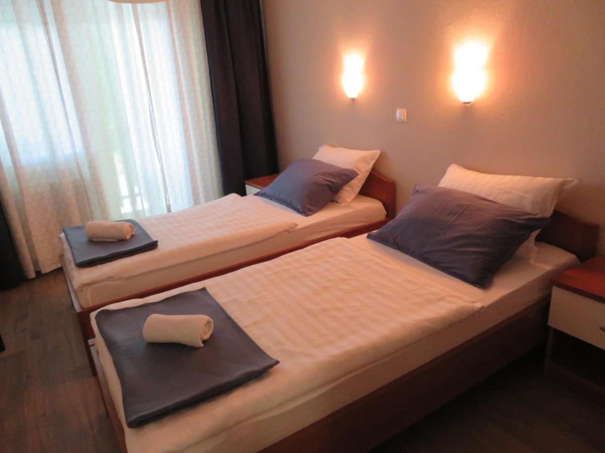 Guesthouse Ob Sotocju Budic Брежице Экстерьер фото