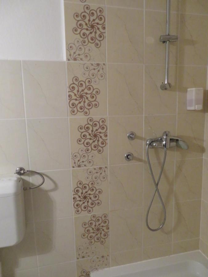 Guesthouse Ob Sotocju Budic Брежице Экстерьер фото