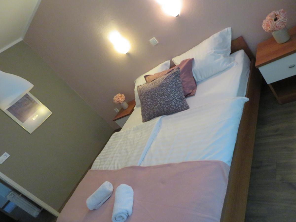 Guesthouse Ob Sotocju Budic Брежице Экстерьер фото