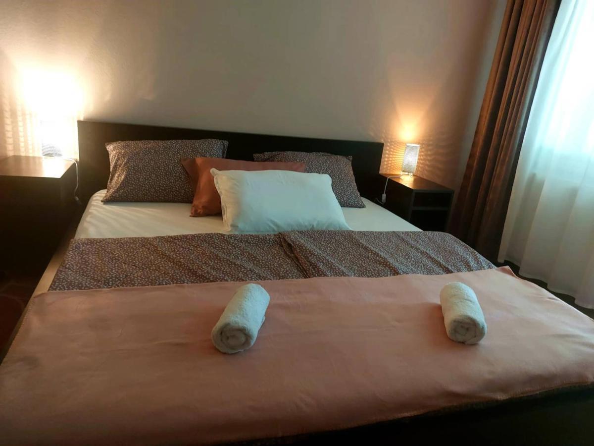 Guesthouse Ob Sotocju Budic Брежице Экстерьер фото