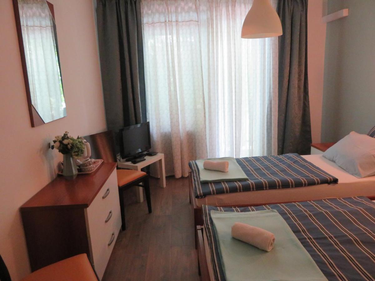 Guesthouse Ob Sotocju Budic Брежице Экстерьер фото