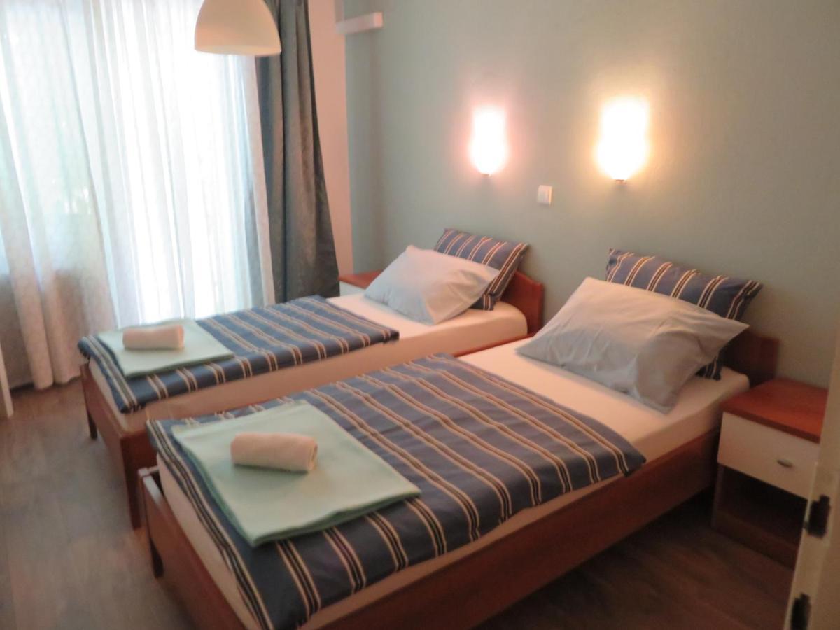 Guesthouse Ob Sotocju Budic Брежице Экстерьер фото