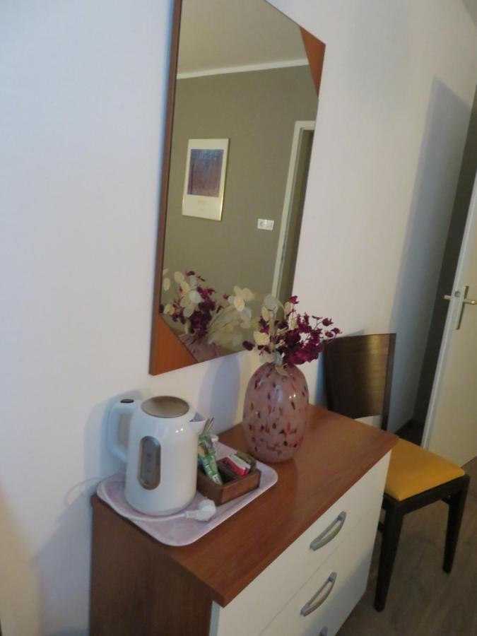 Guesthouse Ob Sotocju Budic Брежице Экстерьер фото