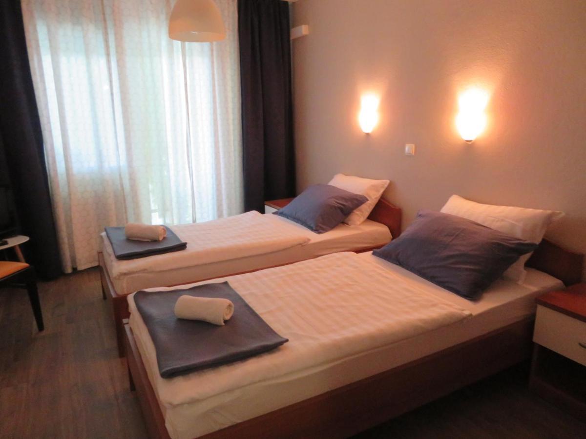 Guesthouse Ob Sotocju Budic Брежице Экстерьер фото
