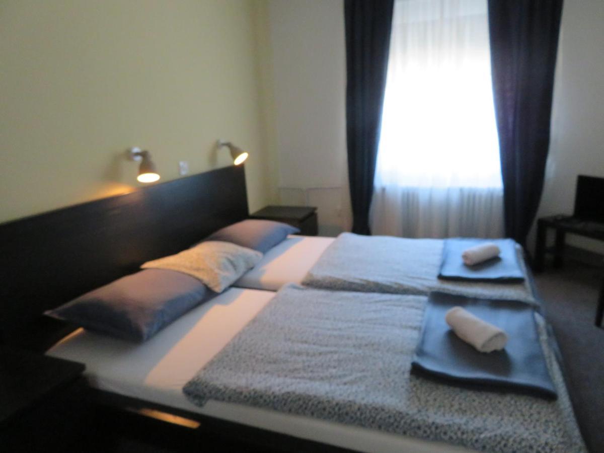 Guesthouse Ob Sotocju Budic Брежице Экстерьер фото