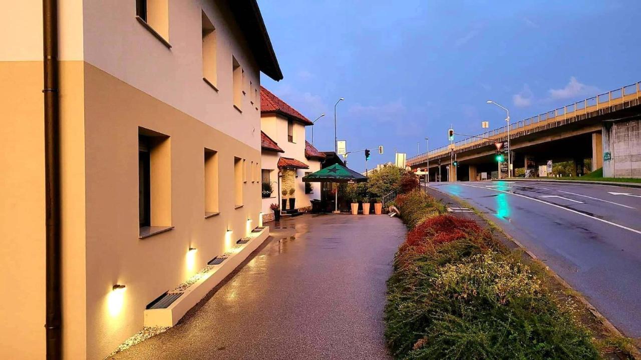 Guesthouse Ob Sotocju Budic Брежице Экстерьер фото