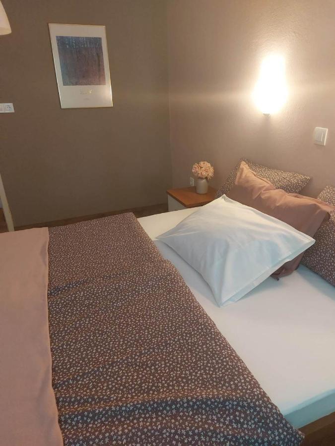 Guesthouse Ob Sotocju Budic Брежице Экстерьер фото