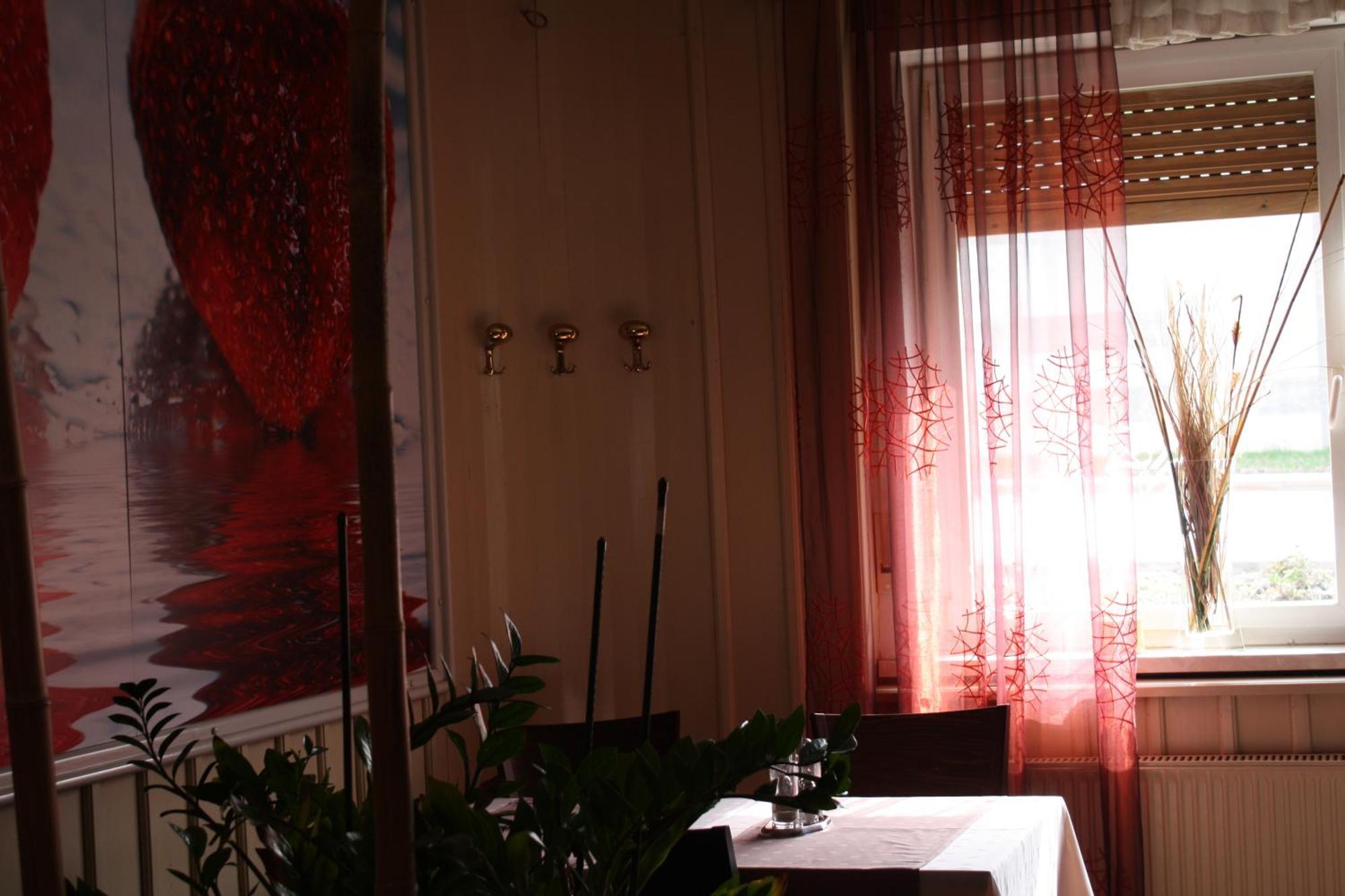 Guesthouse Ob Sotocju Budic Брежице Экстерьер фото
