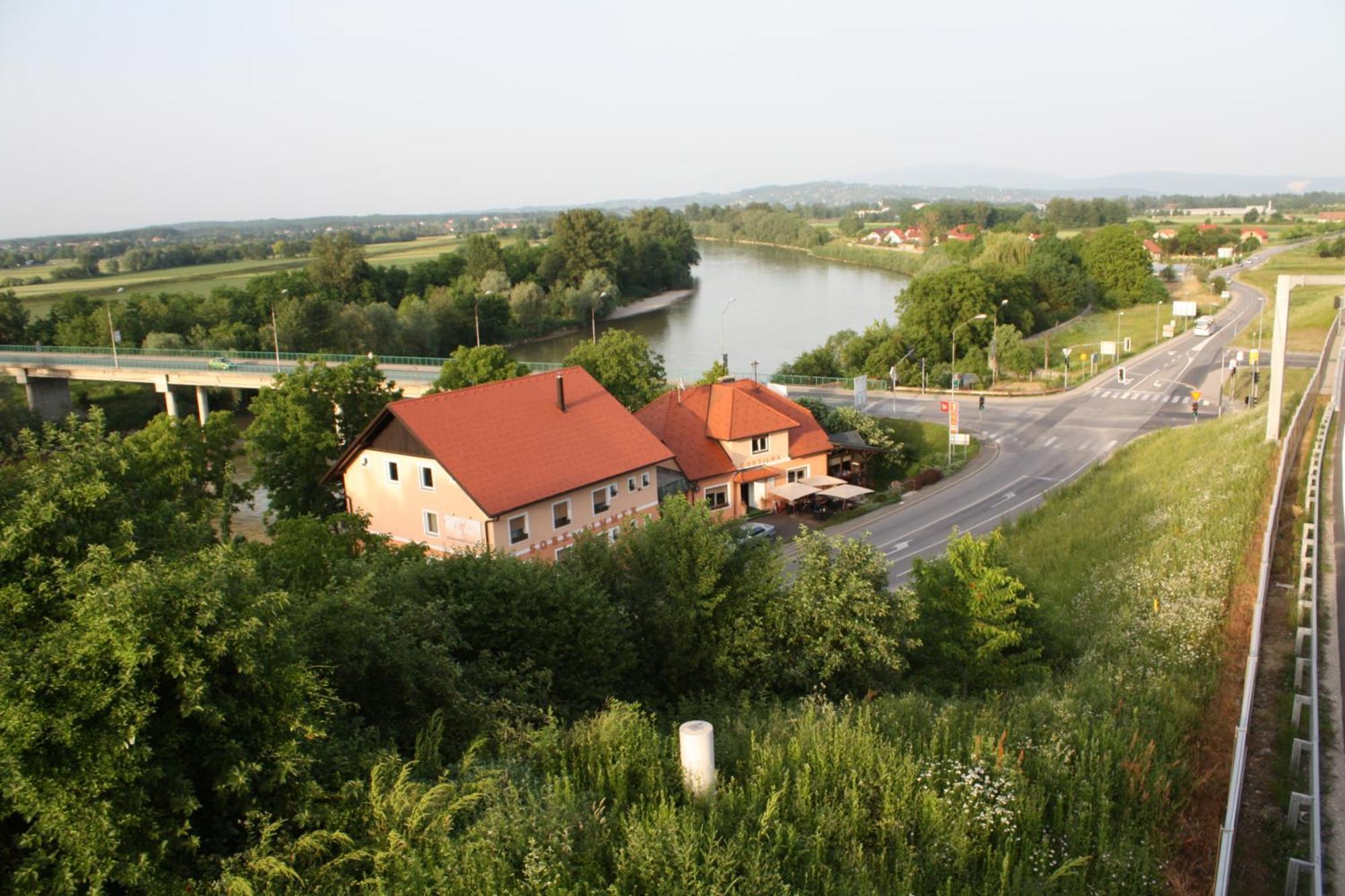 Guesthouse Ob Sotocju Budic Брежице Экстерьер фото
